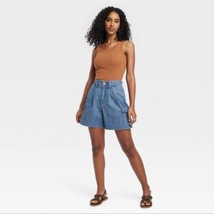 Women's High-Rise Denim Cargo Shorts Universal Thread™ Medium Wash